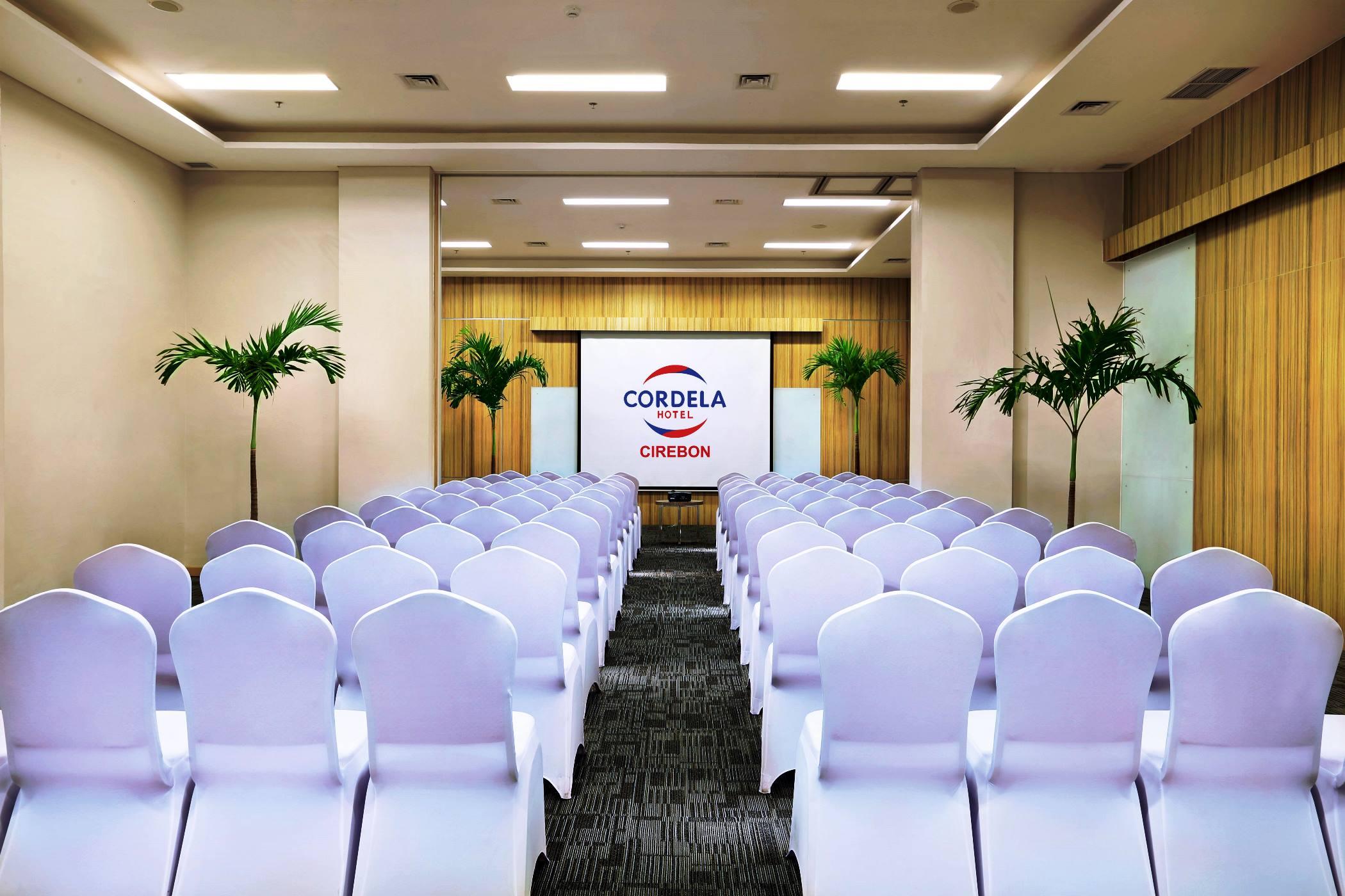 Cordela Hotel Cirebon Exterior photo