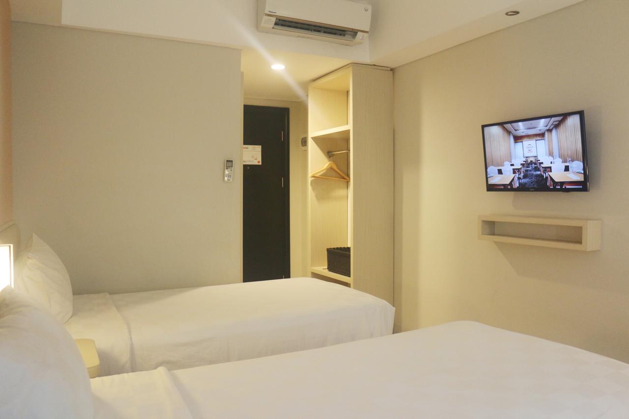 Cordela Hotel Cirebon Exterior photo